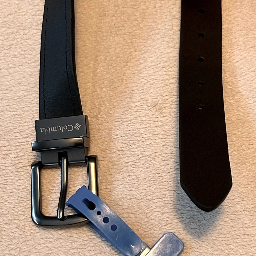 Columbia Boys XS (19-21) Reversible Black/Brown Synthetic Leather Belt. NWT.